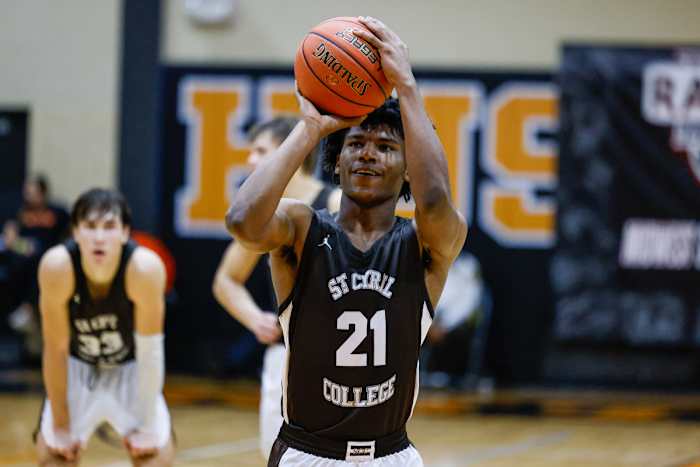 Webster Groves Missouri Mount Carmel Illinois boys basketball December 16 2023 Nate Latsch 25030